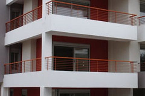 2006: Three-story apartment building with pilotis and basement in Chalkida